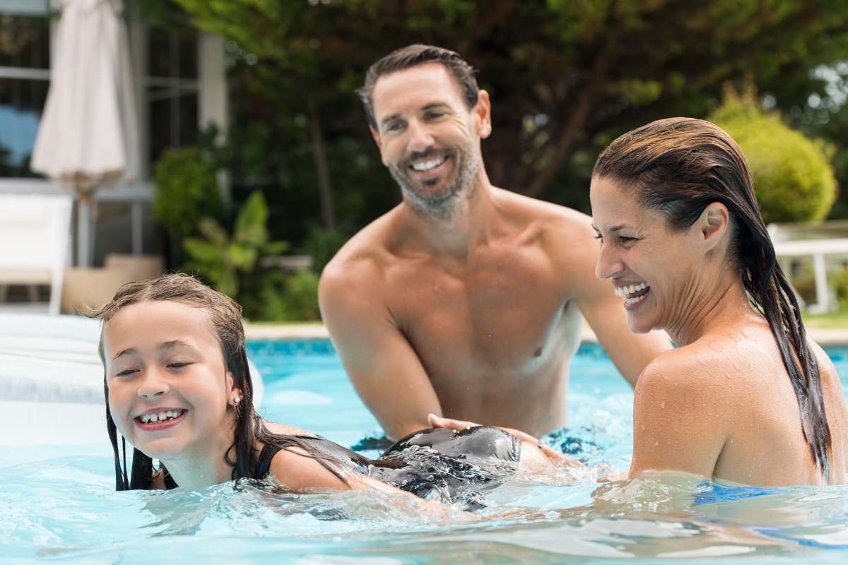 Consejos para una buena salud visual en las piscinas